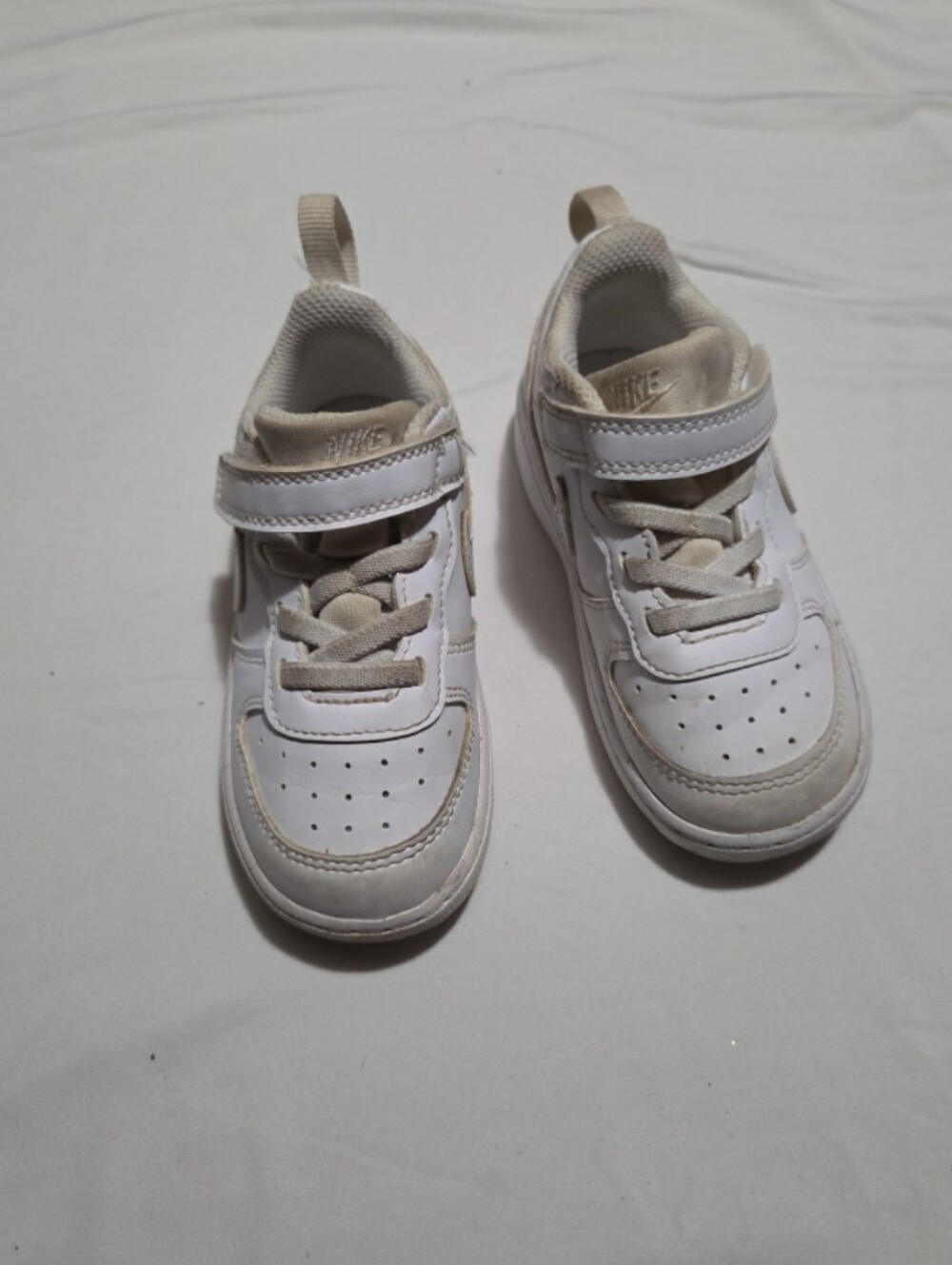 Nike toddler boy size 8 white tennis shoes #23 - Picture 2 of 4